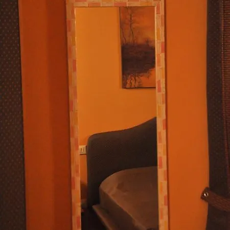 Al Canto Del Cavour Bed and Breakfast Πιστόια